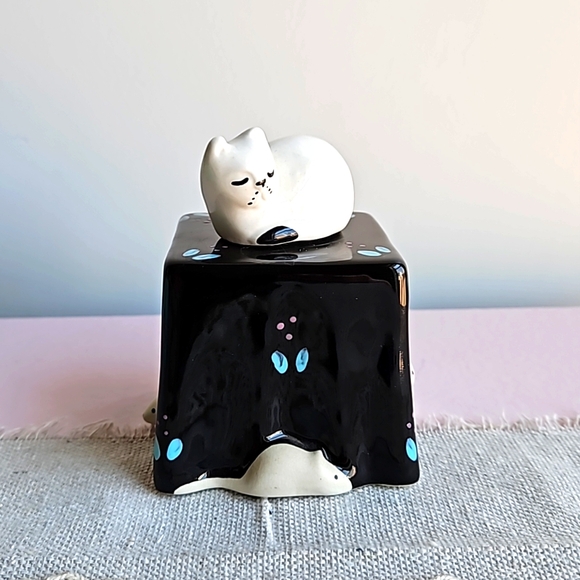 Katz & Co Other - Katz & Co Black & White Cat on Black Table Mice Sneaking Around